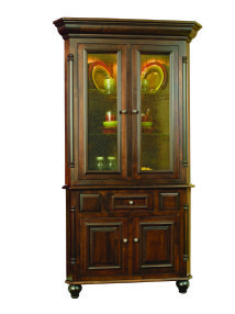 European Corner Hutch